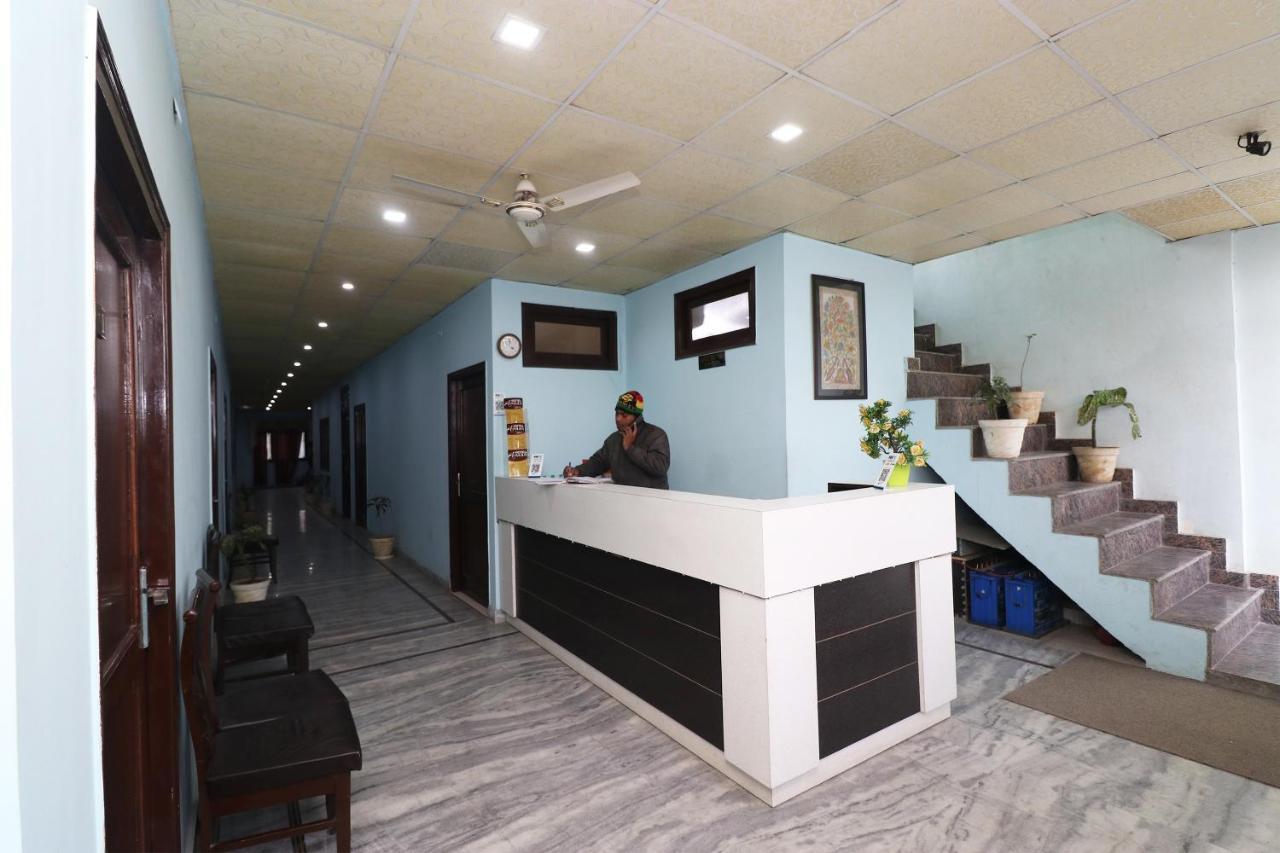 Oyo Hotel Ayaan Bareilly Eksteriør bilde