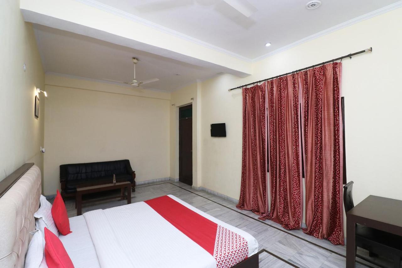 Oyo Hotel Ayaan Bareilly Eksteriør bilde
