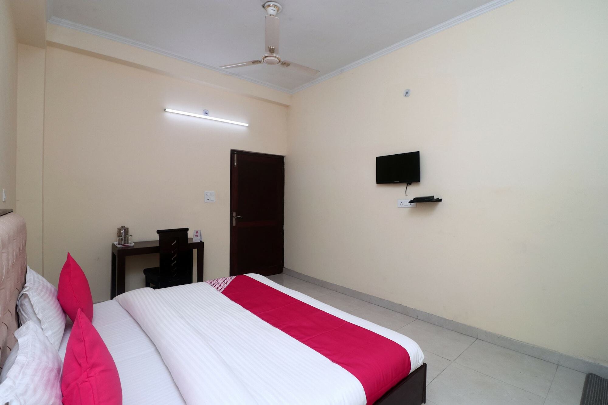 Oyo Hotel Ayaan Bareilly Eksteriør bilde