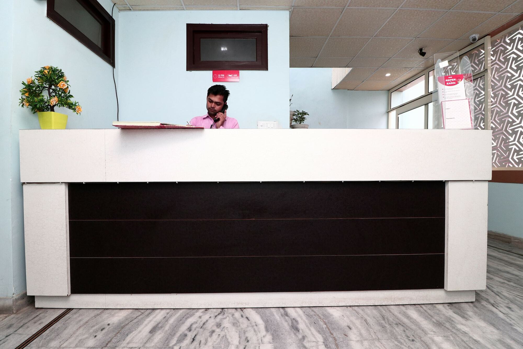 Oyo Hotel Ayaan Bareilly Eksteriør bilde